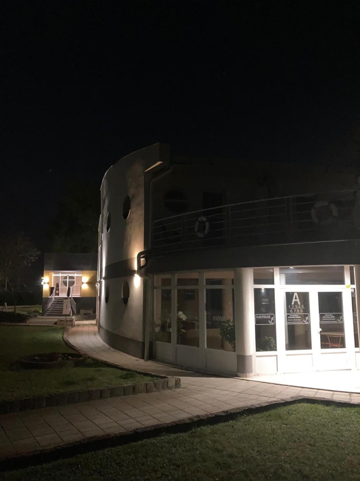 鹦鹉螺餐厅住宿加早餐旅馆 Dabas 外观 照片